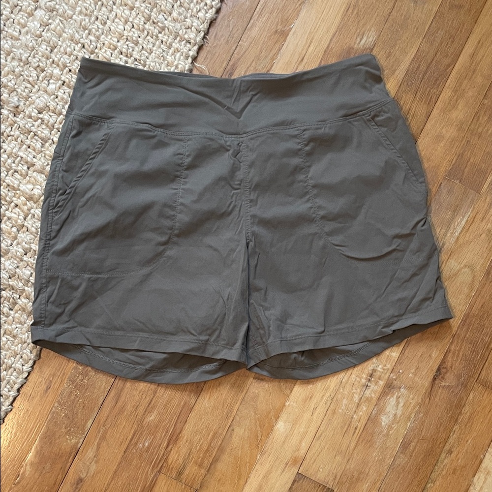 Mountain Hardware Shorts